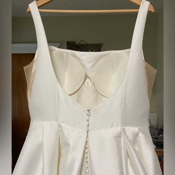 Enzoani Sandra Bridal Wedding Gown Ivory US size 16 - Sample - Picture 12 of 16